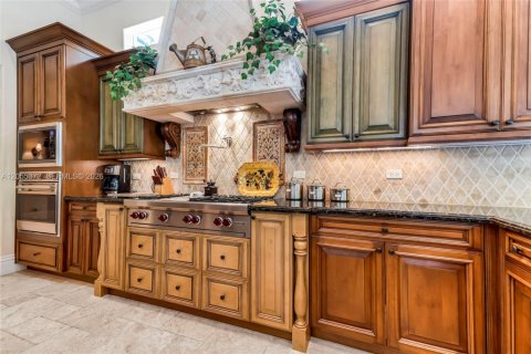 House in Highland Beach, Florida 4 bedrooms, 419.27 sq.m. № 2254724 - photo 12