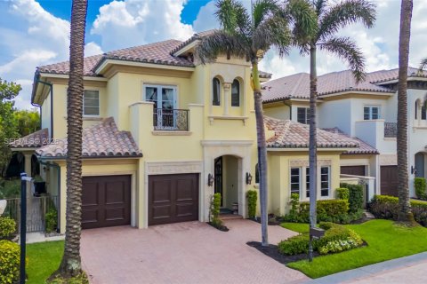 House in Highland Beach, Florida 4 bedrooms, 419.27 sq.m. № 2254724 - photo 3