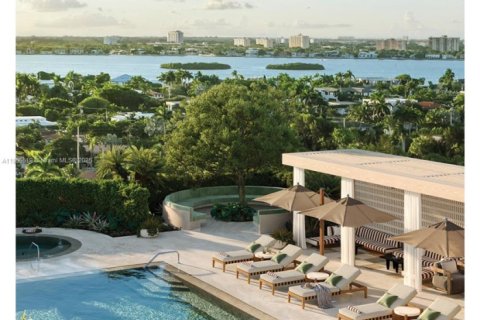 Condo in Bay Harbor Islands, Florida, 2 bedrooms  № 1889443 - photo 2