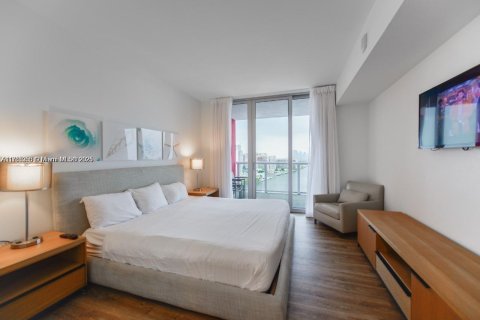 Condominio en venta en Hallandale Beach, Florida, 2 dormitorios, 95.69 m2 № 1862871 - foto 10