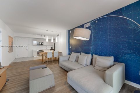 Condominio en venta en Hallandale Beach, Florida, 2 dormitorios, 95.69 m2 № 1862871 - foto 8