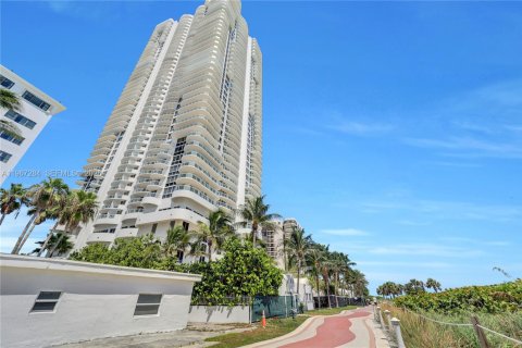 Condominio en venta en Miami Beach, Florida, 2 dormitorios, 106.93 m2 № 2029125 - foto 24