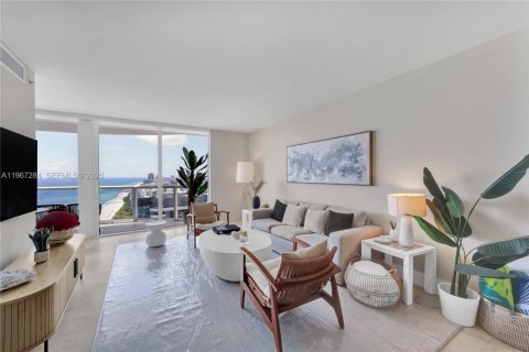 Condominio en venta en Miami Beach, Florida, 2 dormitorios, 106.93 m2 № 2029125 - foto 11