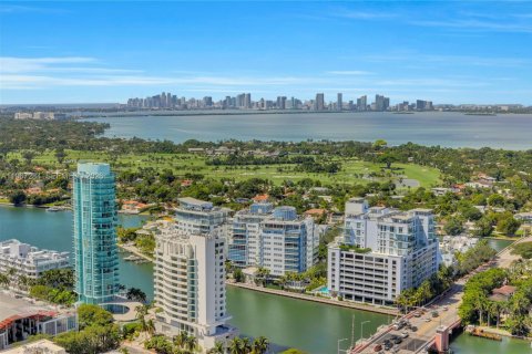 Condominio en venta en Miami Beach, Florida, 2 dormitorios, 106.93 m2 № 2029125 - foto 19
