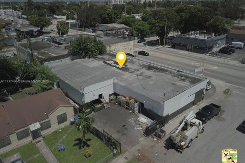 Купить коммерческую недвижимость в Майами, Флорида № 1984906 - фото 4