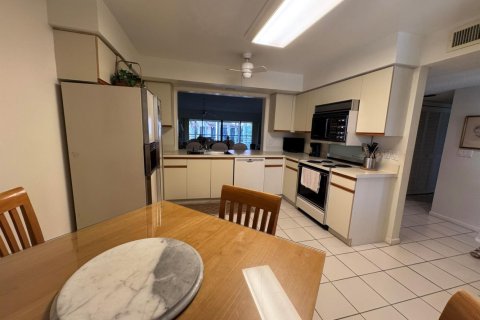 Condo in Boynton Beach, Florida, 2 bedrooms  № 2188467 - photo 14