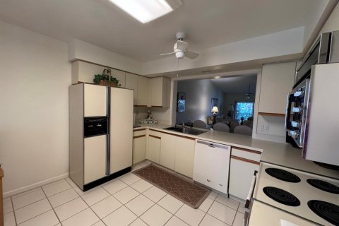 Condo in Boynton Beach, Florida, 2 bedrooms  № 2188467 - photo 10