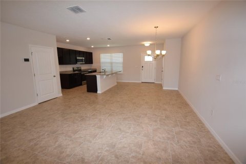 Townhouse in Winter Garden, Florida 3 bedrooms, 145.58 sq.m. № 2218078 - photo 6