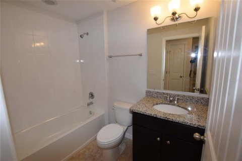 Townhouse in Winter Garden, Florida 3 bedrooms, 145.58 sq.m. № 2218078 - photo 13