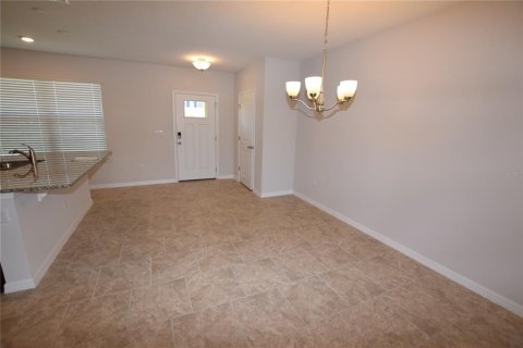 Townhouse in Winter Garden, Florida 3 bedrooms, 145.58 sq.m. № 2218078 - photo 8
