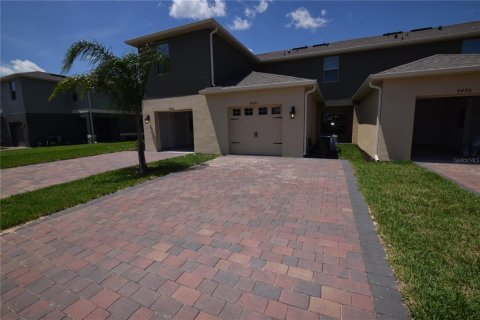 Townhouse in Winter Garden, Florida 3 bedrooms, 145.58 sq.m. № 2218078 - photo 2