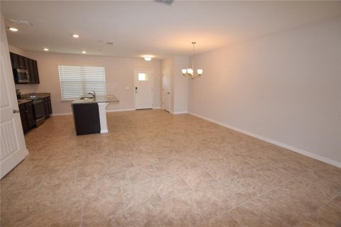 Townhouse in Winter Garden, Florida 3 bedrooms, 145.58 sq.m. № 2218078 - photo 7