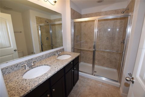 Townhouse in Winter Garden, Florida 3 bedrooms, 145.58 sq.m. № 2218078 - photo 12