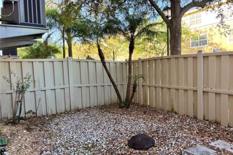 Townhouse in New Port Richey, Florida 3 bedrooms, 158.86 sq.m. № 2273192 - photo 14