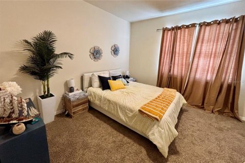 Townhouse in New Port Richey, Florida 3 bedrooms, 158.86 sq.m. № 2273192 - photo 23