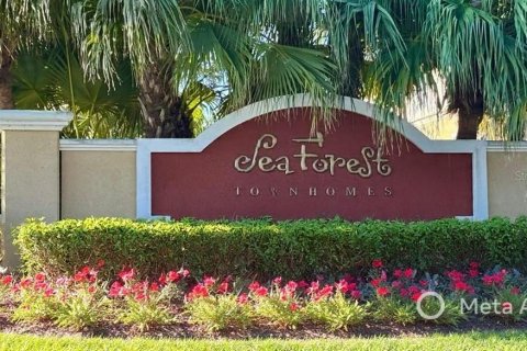 Townhouse in New Port Richey, Florida 3 bedrooms, 158.86 sq.m. № 2273192 - photo 7