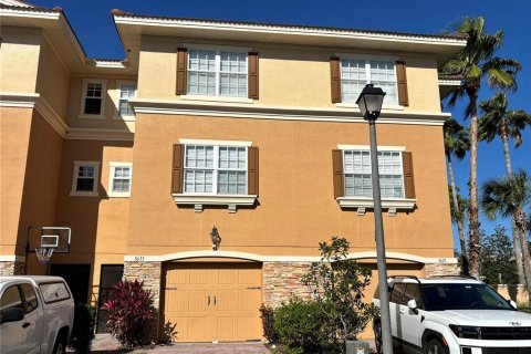Townhouse in New Port Richey, Florida 3 bedrooms, 158.86 sq.m. № 2273192 - photo 5