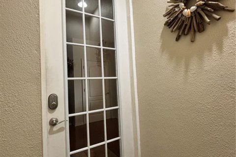 Townhouse in New Port Richey, Florida 3 bedrooms, 158.86 sq.m. № 2273192 - photo 15