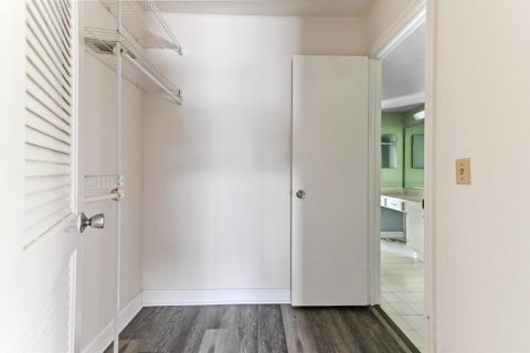 Condo in Lake Worth, Florida, 3 bedrooms  № 2081591 - photo 21