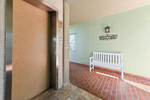 Condo in Lake Worth, Florida, 3 bedrooms  № 2081591 - photo 25