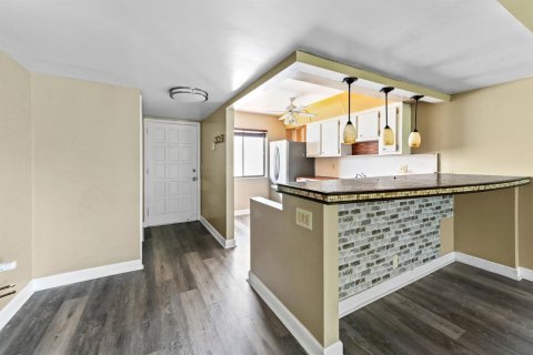 Condo in Lake Worth, Florida, 3 bedrooms  № 2081591 - photo 6