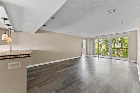 Condo in Lake Worth, Florida, 3 bedrooms  № 2081591 - photo 7