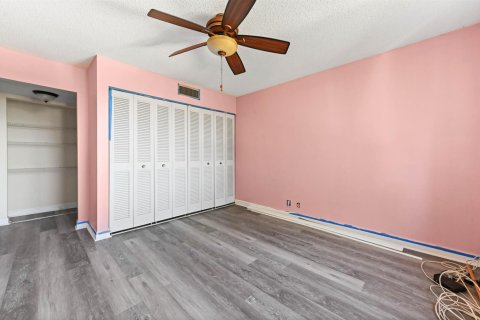 Condo in Lake Worth, Florida, 3 bedrooms  № 2081591 - photo 23