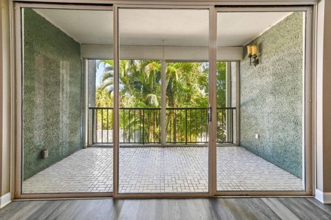 Condo in Lake Worth, Florida, 3 bedrooms  № 2081591 - photo 12