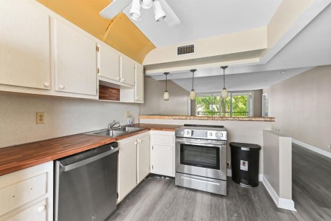 Condo in Lake Worth, Florida, 3 bedrooms  № 2081591 - photo 4