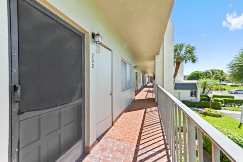 Condo in Lake Worth, Florida, 3 bedrooms  № 2081591 - photo 26