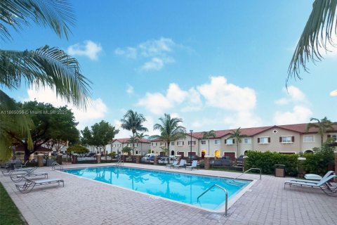 House in Cutler Bay, Florida 2 bedrooms, 141.03 sq.m. № 1893287 - photo 17