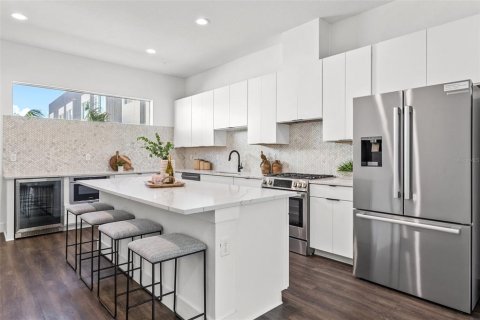 Adosado en venta en Saint Petersburg, Florida, 2 dormitorios, 172.52 m2 № 1630777 - foto 3