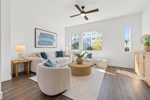 Adosado en venta en Saint Petersburg, Florida, 2 dormitorios, 172.52 m2 № 1630777 - foto 15