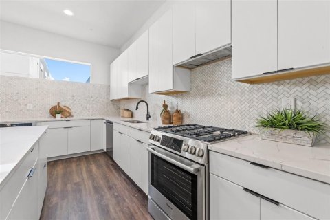 Adosado en venta en Saint Petersburg, Florida, 2 dormitorios, 172.52 m2 № 1630777 - foto 12