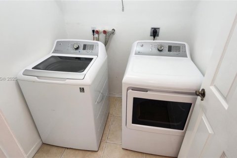 Adosado en venta en Homestead, Florida, 2 dormitorios, 127.28 m2 № 1754051 - foto 15