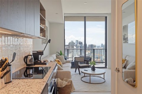 Condo in Miami, Florida, 1 bedroom  № 1888970 - photo 5
