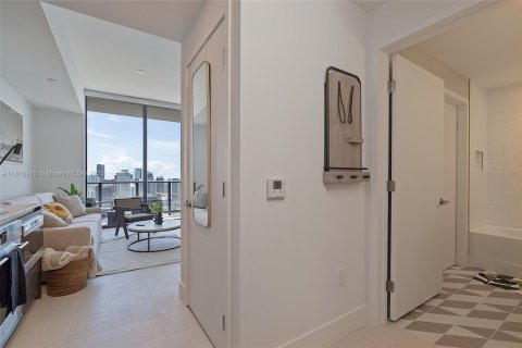 Condominio en alquiler en Miami, Florida, 1 dormitorio, 51.1 m2 № 1888970 - foto 4