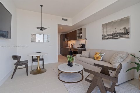 Condo in Miami, Florida, 1 bedroom  № 1888970 - photo 22