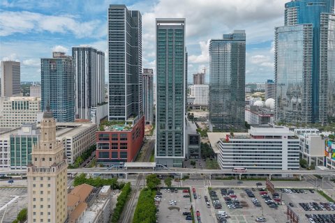 Condo in Miami, Florida, 1 bedroom  № 1888970 - photo 2