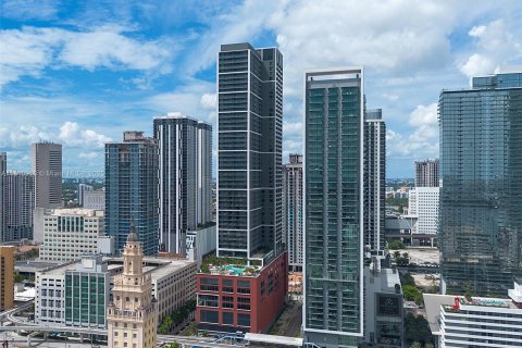 Condo in Miami, Florida, 1 bedroom  № 1888970 - photo 3