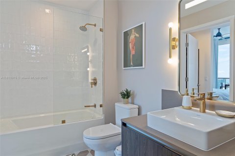 Condo in Miami, Florida, 1 bedroom  № 1888970 - photo 29