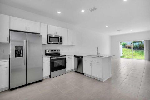 Townhouse in Bradenton, Florida 2 bedrooms, 110.27 sq.m. № 1916341 - photo 3