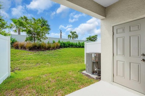 Townhouse in Bradenton, Florida 2 bedrooms, 110.27 sq.m. № 1916341 - photo 19