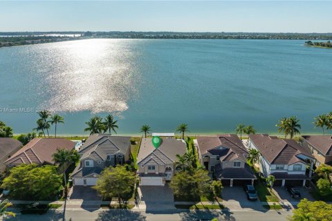 Casa en venta en Miramar, Florida, 4 dormitorios, 274.34 m2 № 1855210 - foto 5