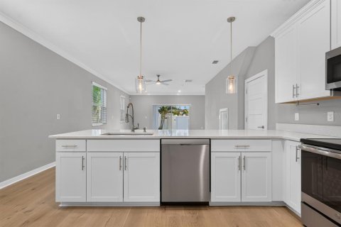 Touwnhouse à vendre à Tampa, Floride: 3 chambres, 195.47 m2 № 2419543 - photo 7