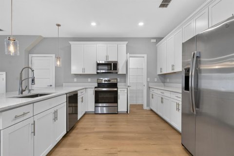 Touwnhouse à vendre à Tampa, Floride: 3 chambres, 195.47 m2 № 2419543 - photo 8