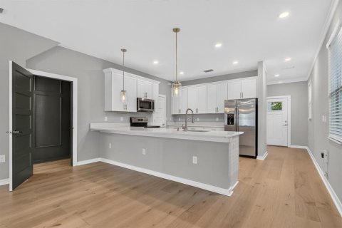 Touwnhouse à vendre à Tampa, Floride: 3 chambres, 195.47 m2 № 2419543 - photo 9