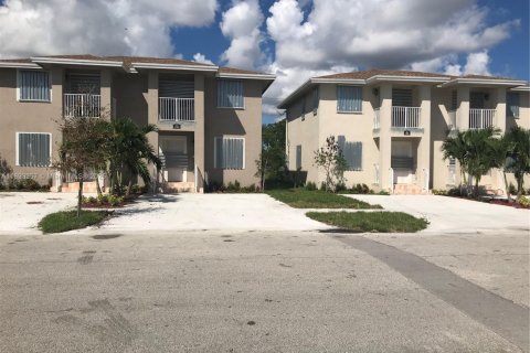 Propiedad comercial en venta en Hollywood, Florida, 222.97 m2 № 1946627 - foto 1
