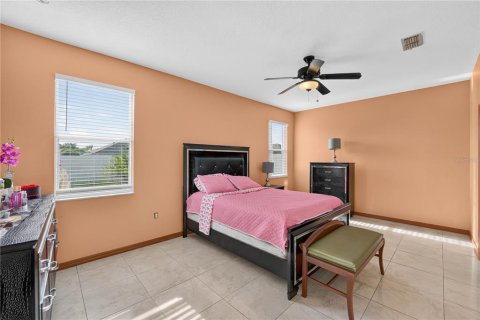 Villa ou maison à vendre à Kissimmee, Floride: 3 chambres, 153.75 m2 № 2217361 - photo 4