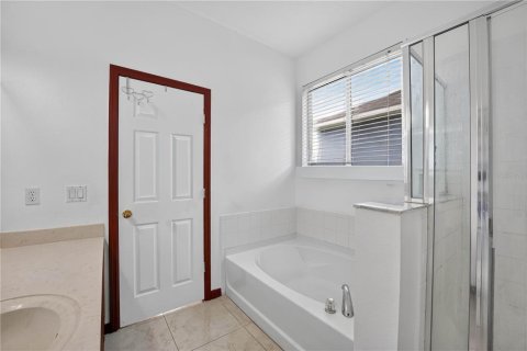 Villa ou maison à vendre à Kissimmee, Floride: 3 chambres, 153.75 m2 № 2217361 - photo 11